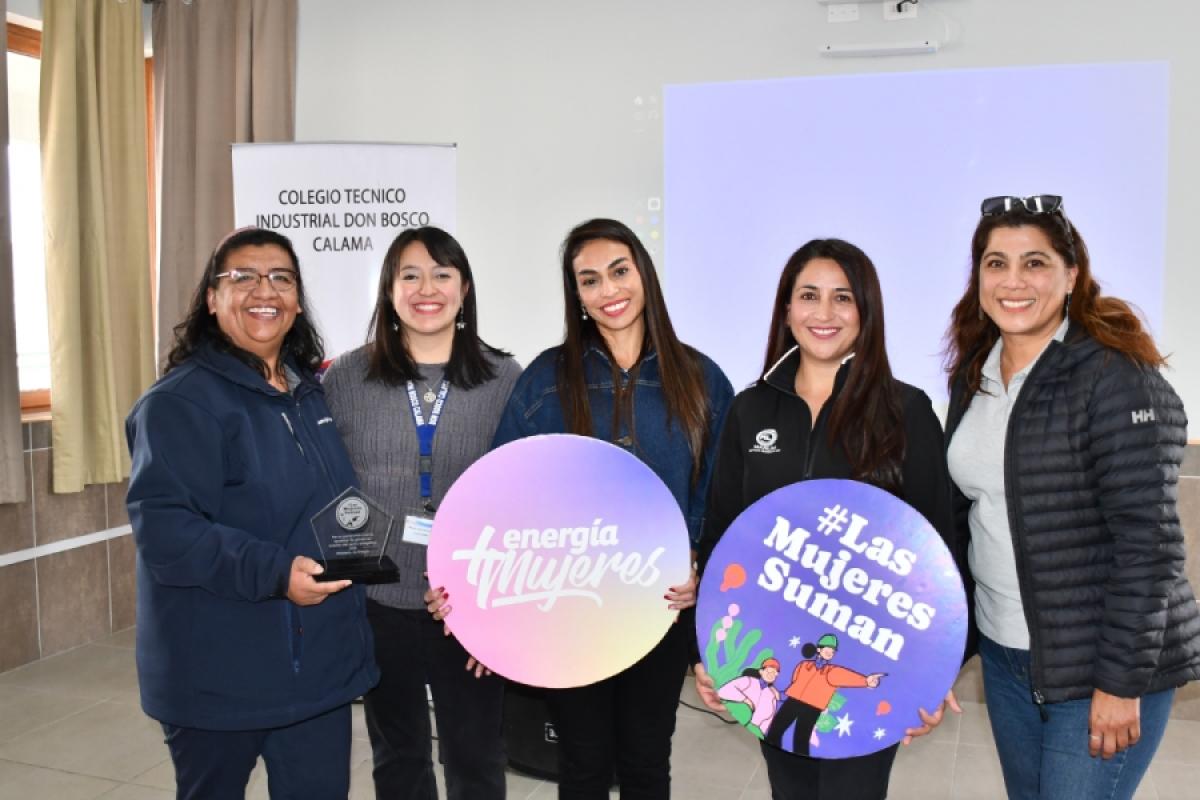 Salesianos Calama pionero nacional al recibir Sello “Las Mujeres Suman”