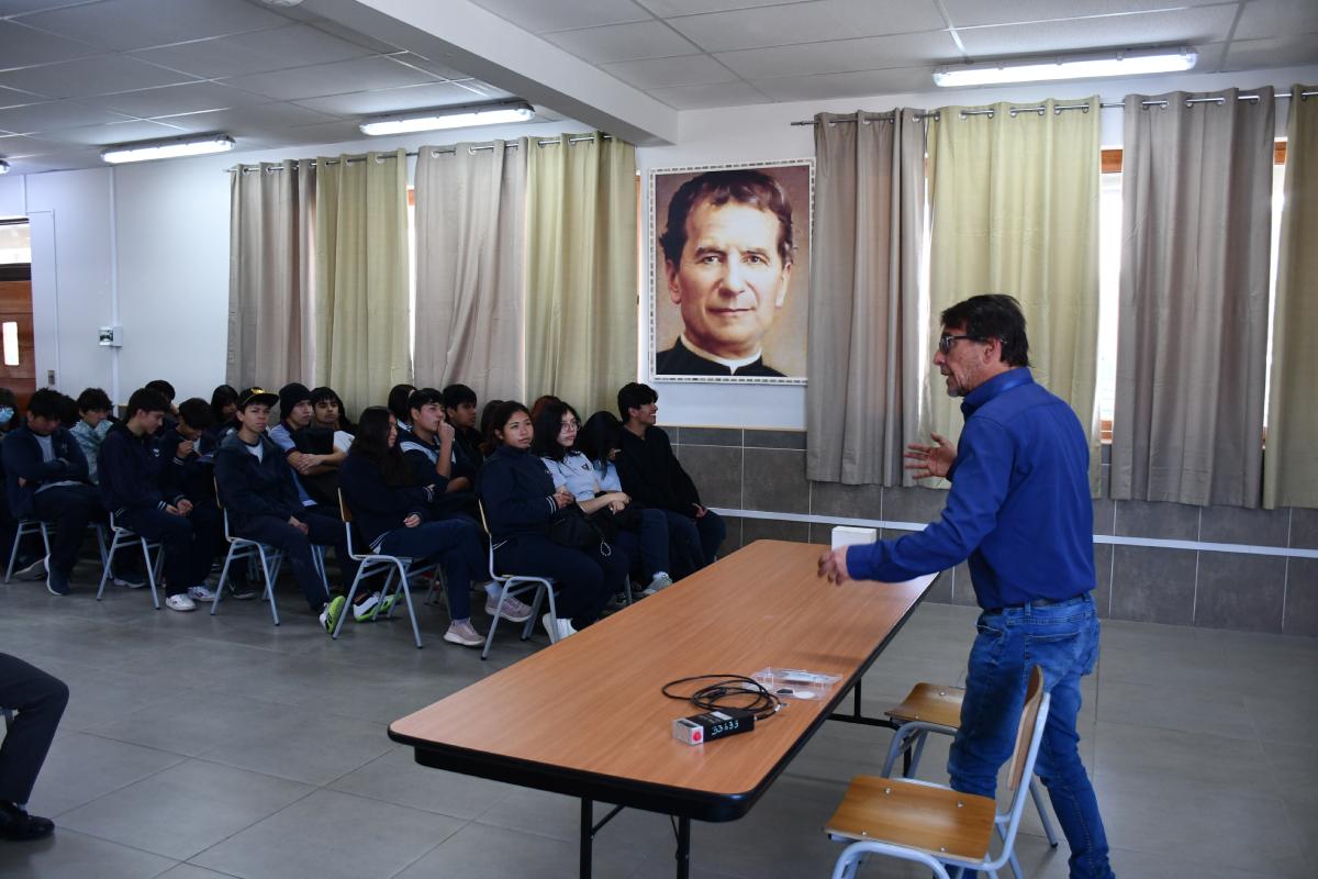 Impulsar la educación y conciencia ambiental