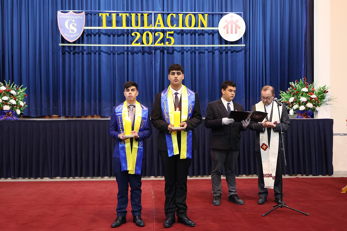 180 estudiantes de Salesianos de Antofagasta reciben títulos técnicos