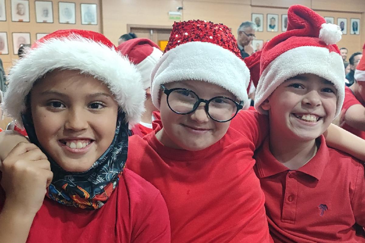 Estudiantes realizan muestra de Villancicos Navideños