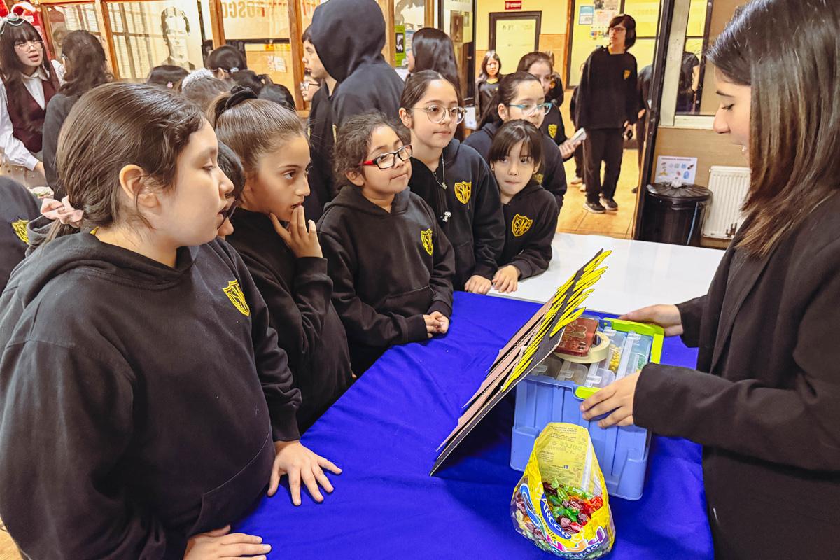 Estudiantes del LSMF encantan con Feria de las Probabilidades