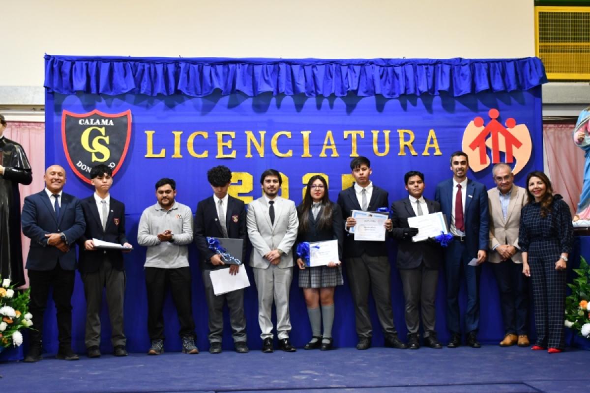 237 estudiantes de Salesianos Calama se licenciaron en emotiva ceremonia
