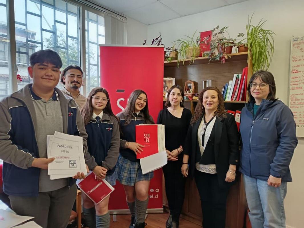 TRICEL Salesianos Puerto Montt visitó Oficina SERVEL