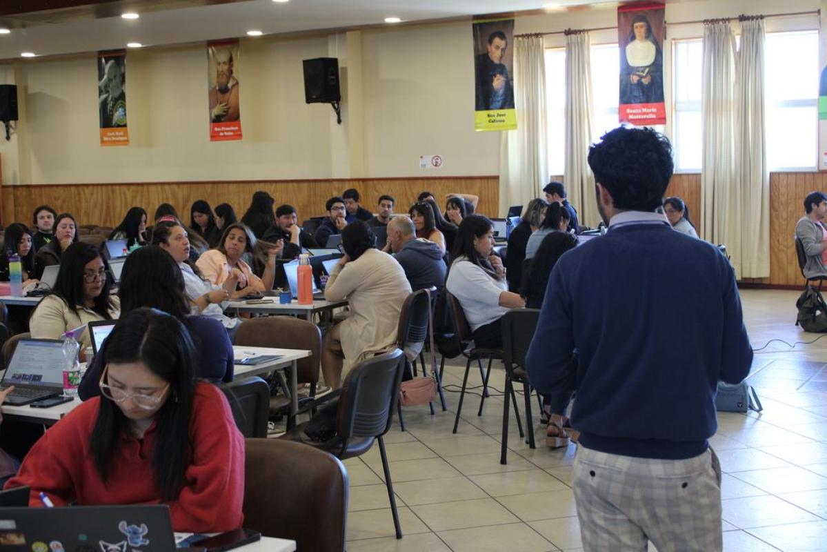 Salesianos Puerto Montt impulsa uso de IA junto a Innova Sinapsis